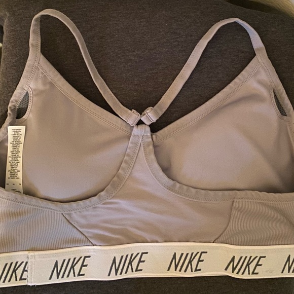 Nike Ribbed Sports Bra - Picture 2 of 4